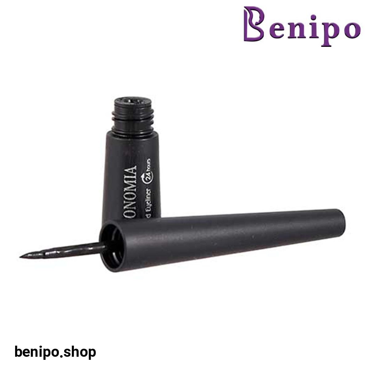 خط چشم کوزه ای مشکی دارای سری ماژیکی