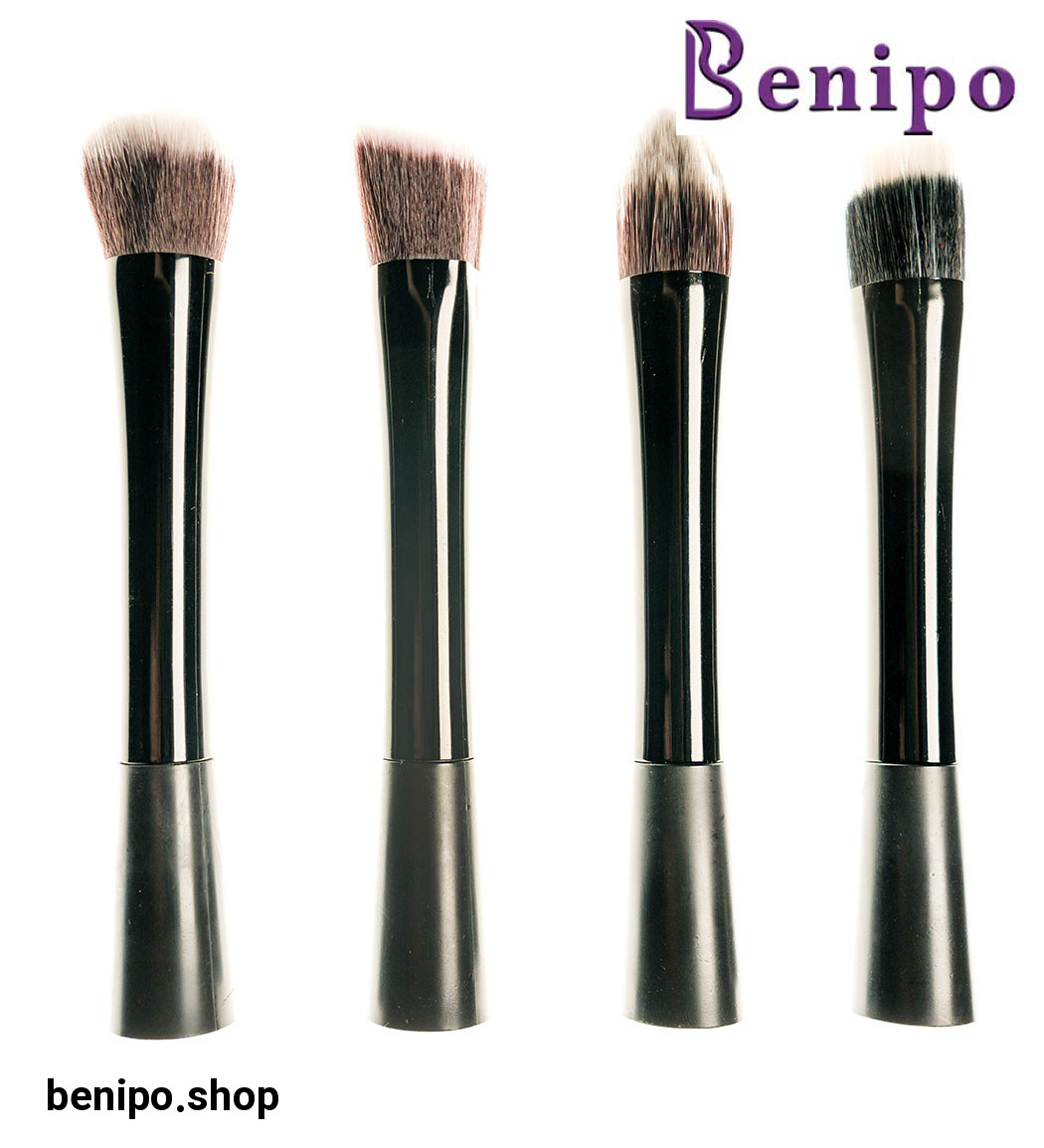 ست براش آرایش رژگونه رنگ مشکی 4 عددی همراه با کیف ارسال با رنگ رندوم